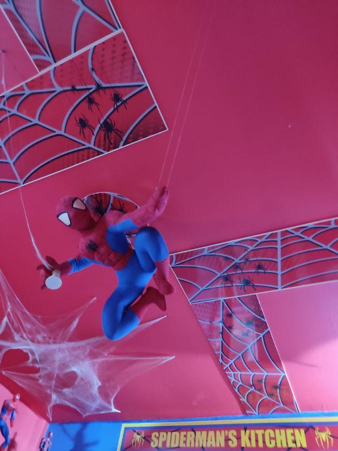 Spiderman House Hotel CTA Exterior photo